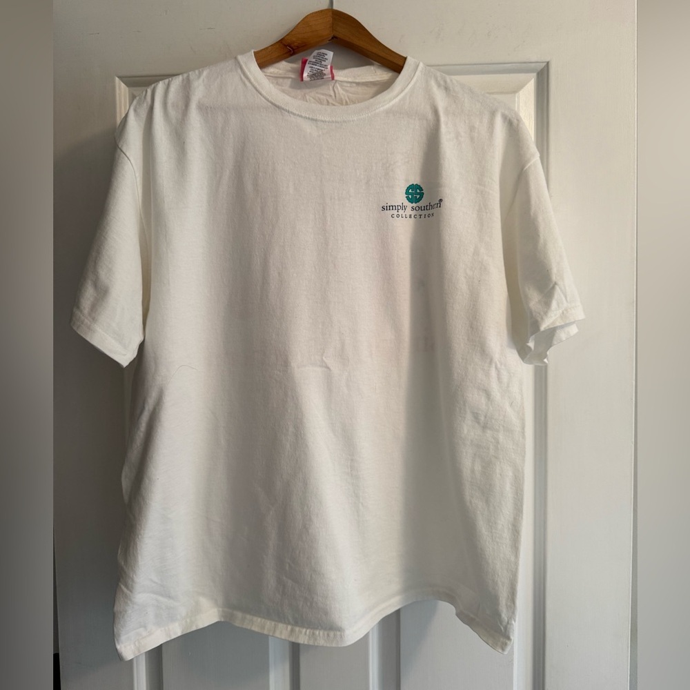 Simply Southern White Pig Design Women’s T-Shirt Size L